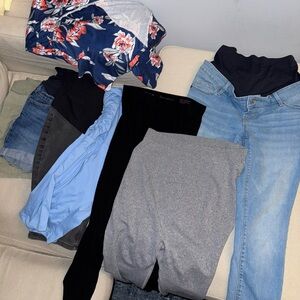 Maternity BUNDLE of 8 clothes size S/M 6 and 8 lot in EUC